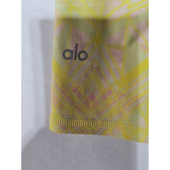 Alo Yoga Leggings Airbrush Capri Yellow Zest Indio Geometric Size M Athleisure - Picture 4 of 8